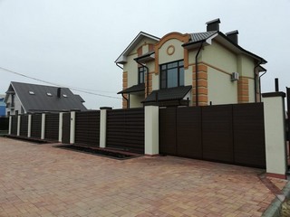 Заборы металлоштакетник, металлические