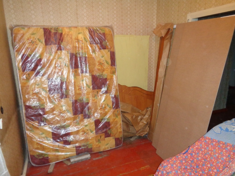 Кровать с матрасом